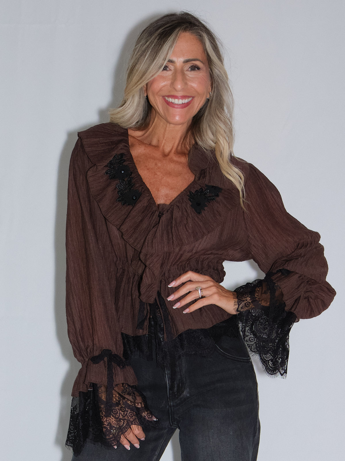 Camicia con rouge e pizzo