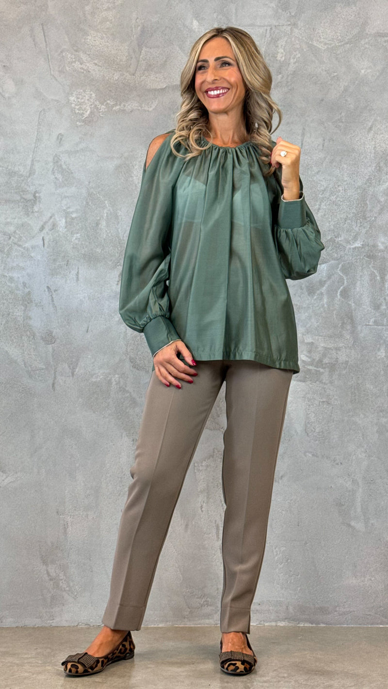 BLOUSE WITH WIDE SLEEVES