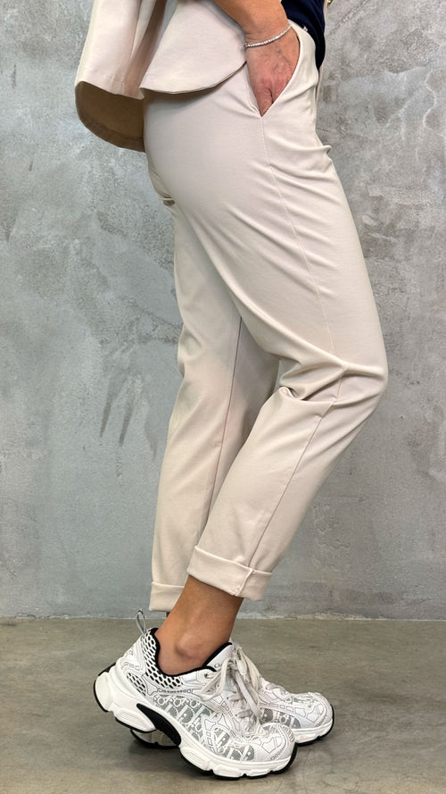 PANTALONE CON ELASTICO IN VITA